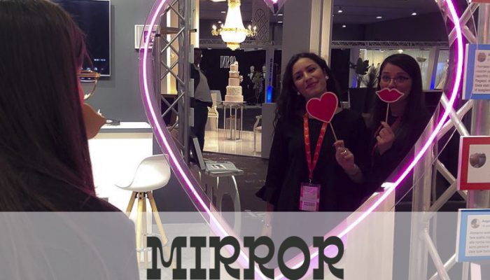 Mirror_Love_home_Oddshot_photo_booth